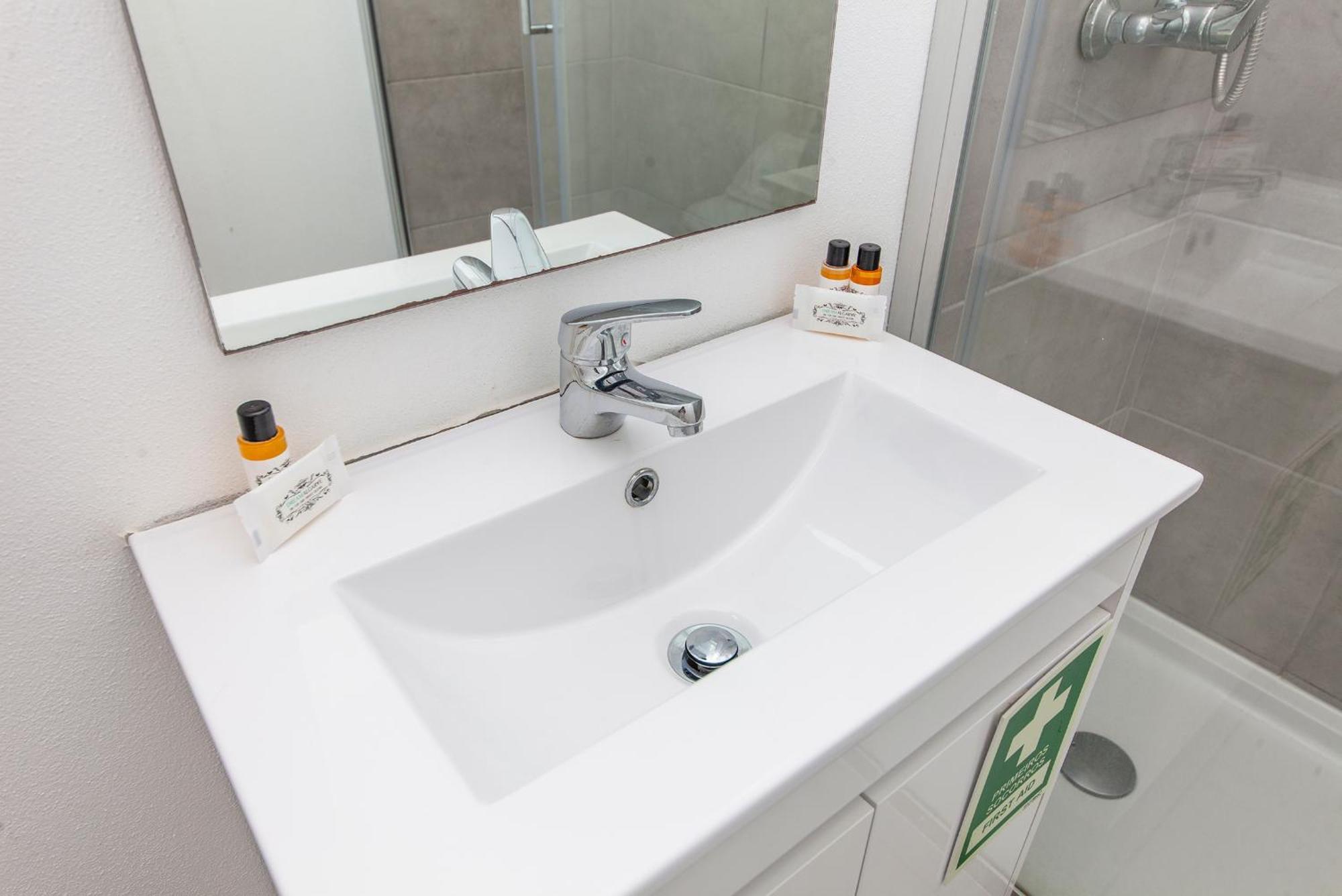 Vasco Da Gama Apartments Lagos Room photo